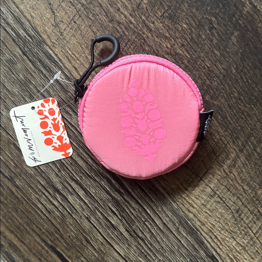 FP Movement Only Essentials Pouch Pink Hibiscus NWT Free People Pouch - Picture 4 of 4
